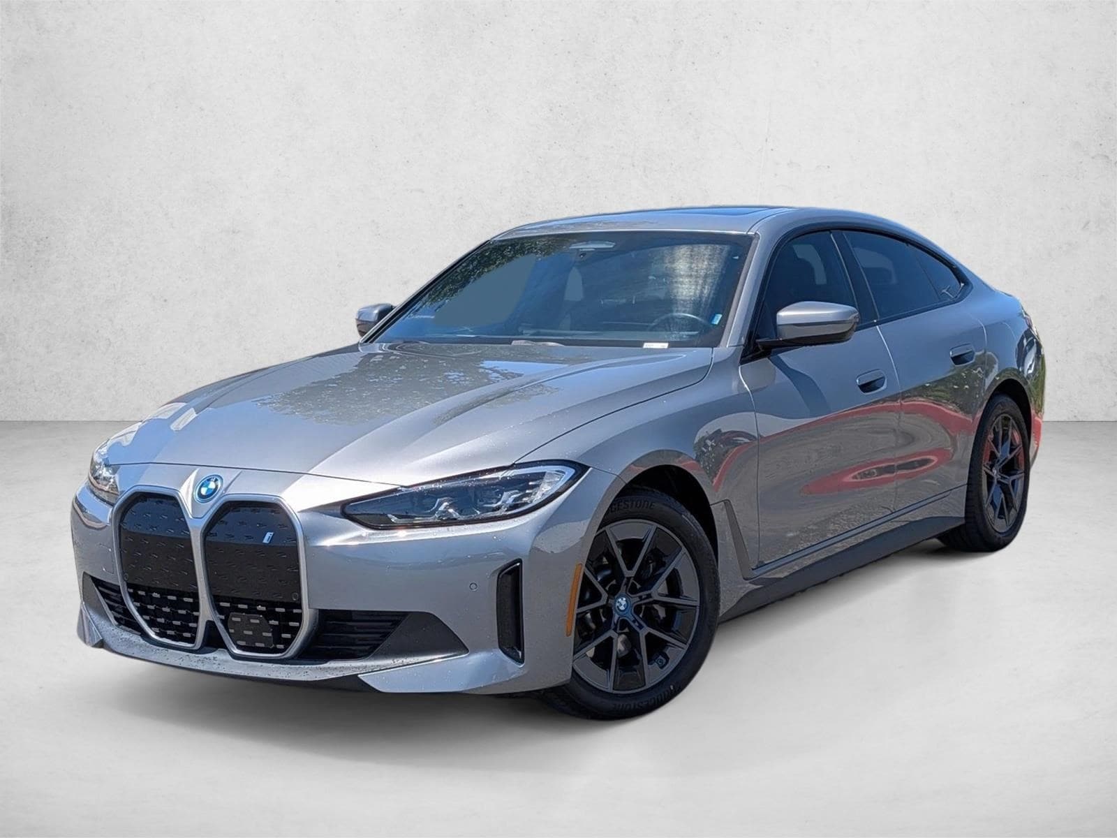 2023 BMW i4 eDrive35's photo