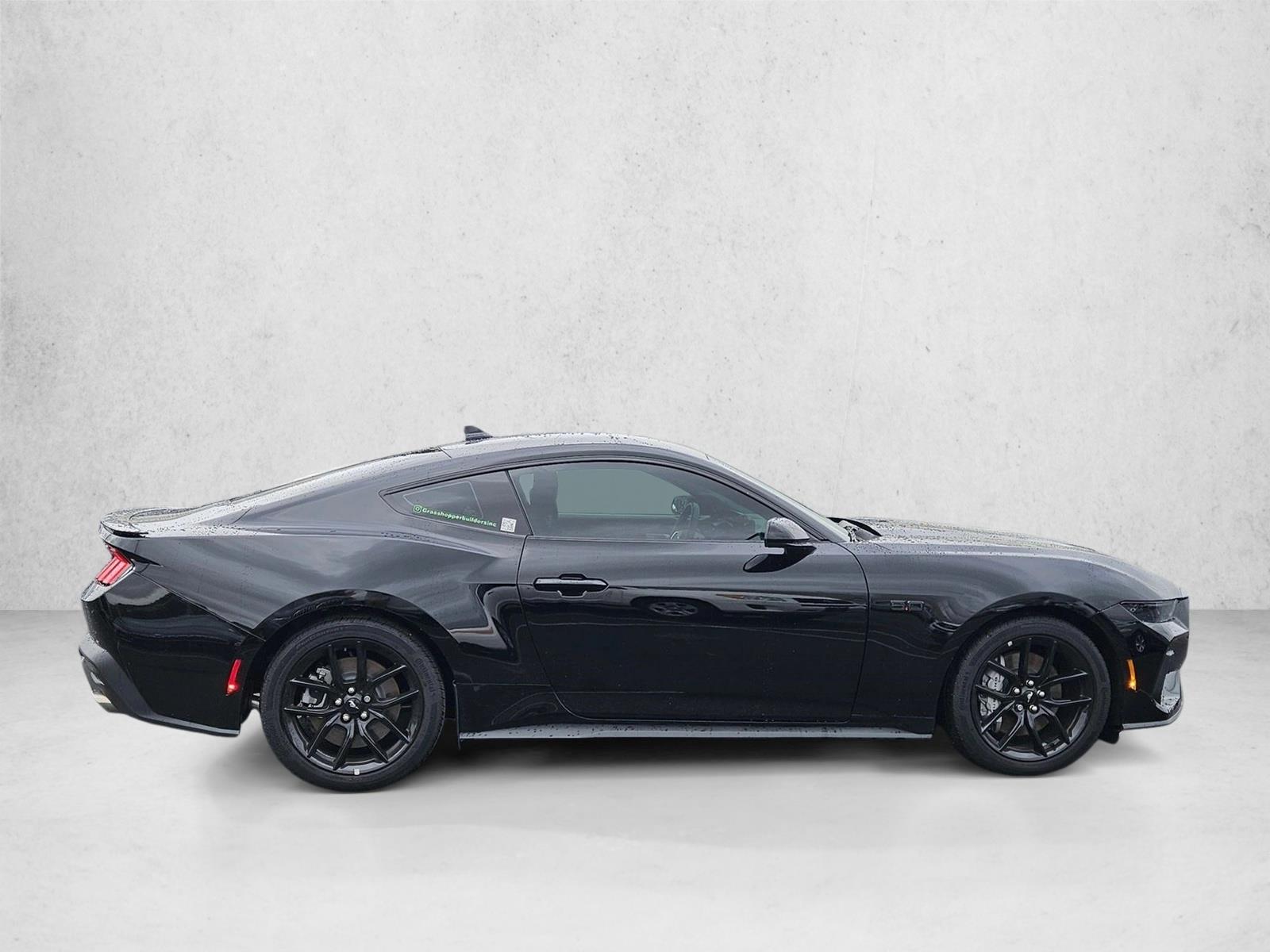 2025 Ford Mustang GT photo 4