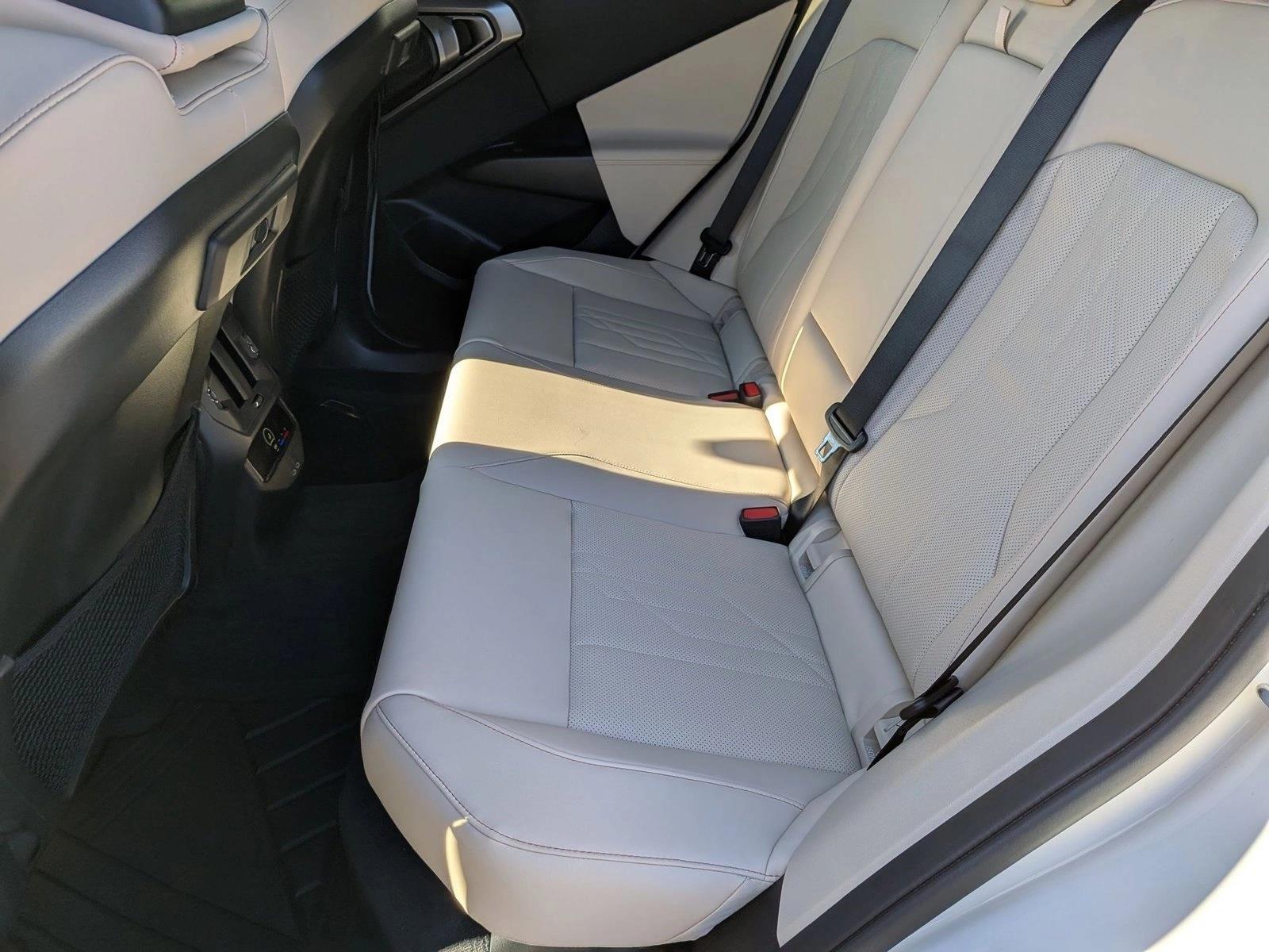 2026 BMW X3 30 - Photo 15