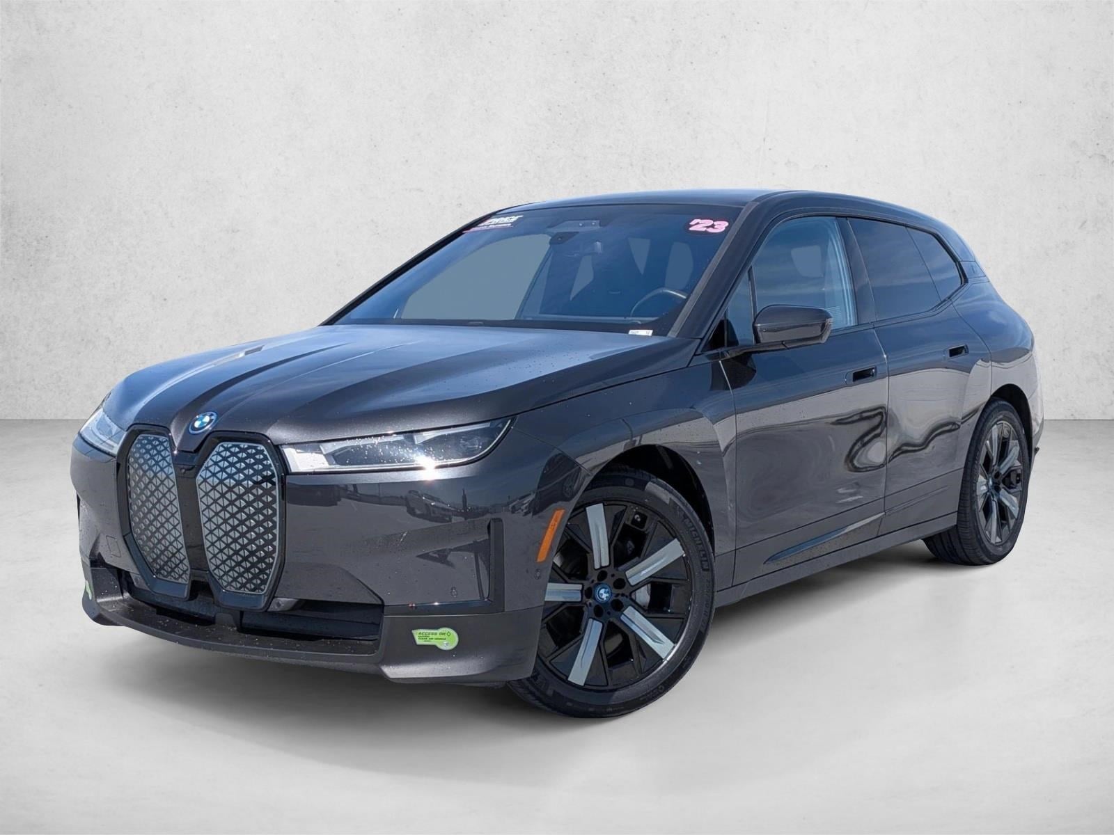 2023 BMW iX xDrive50's photo