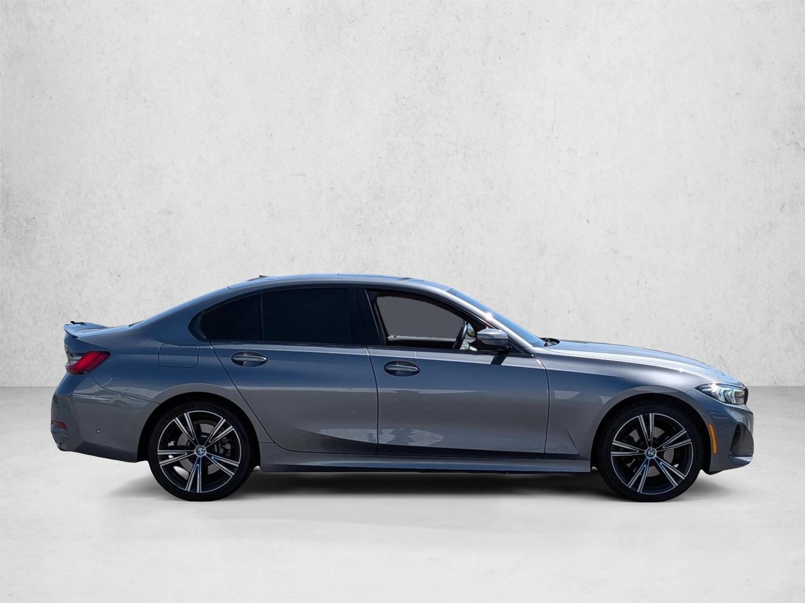 2024 BMW 3 Series 330i - Photo 4