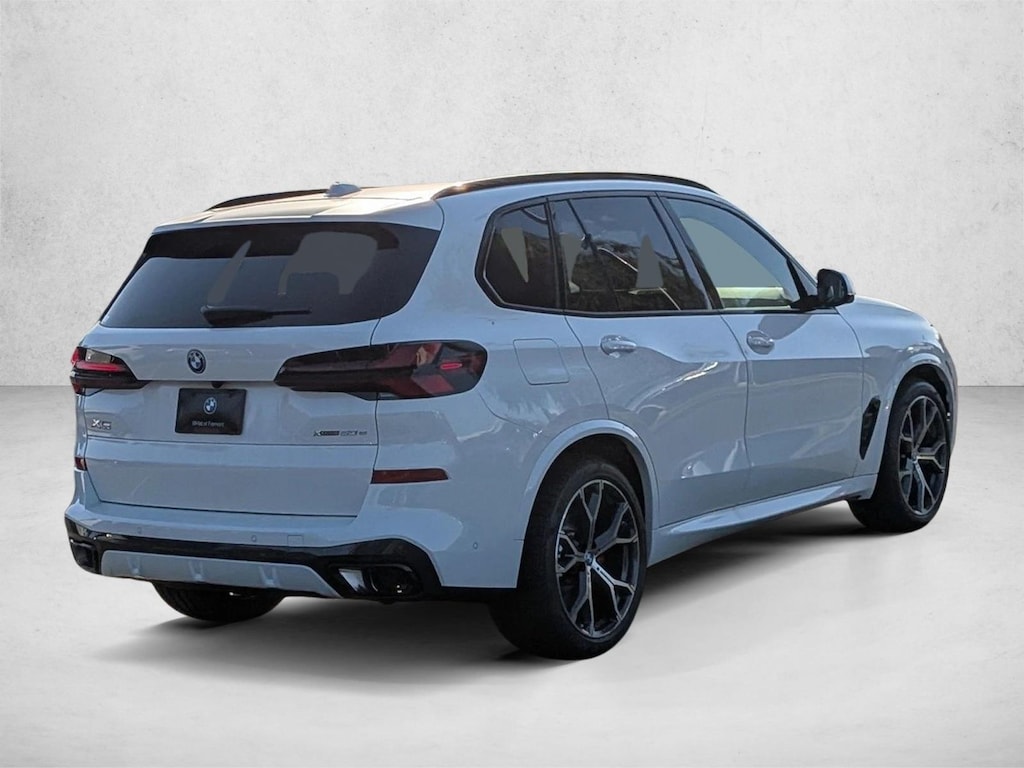 New 2026 BMW X5 PHEV xDrive50e SUV