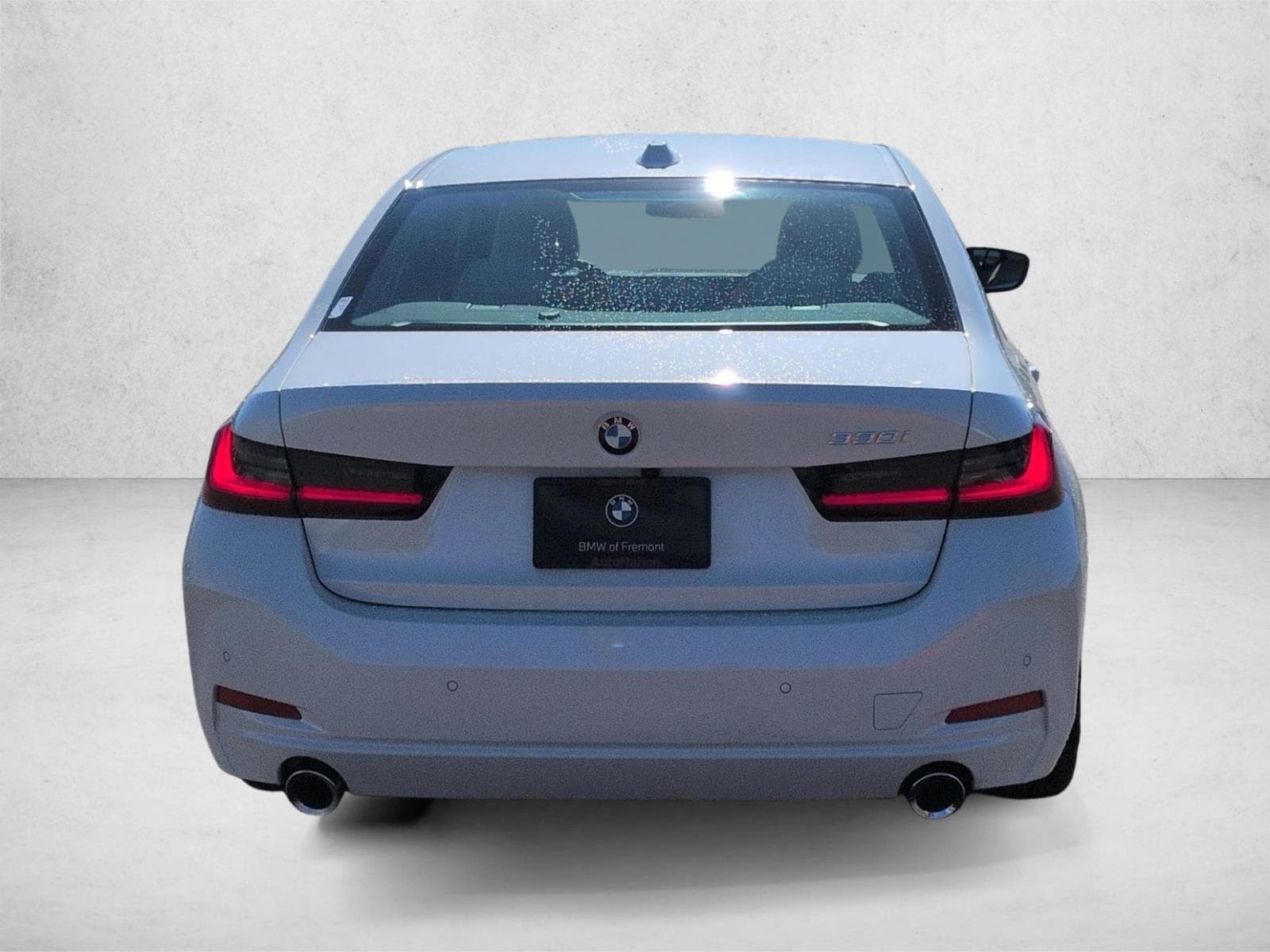 2025 BMW 330i photo 6
