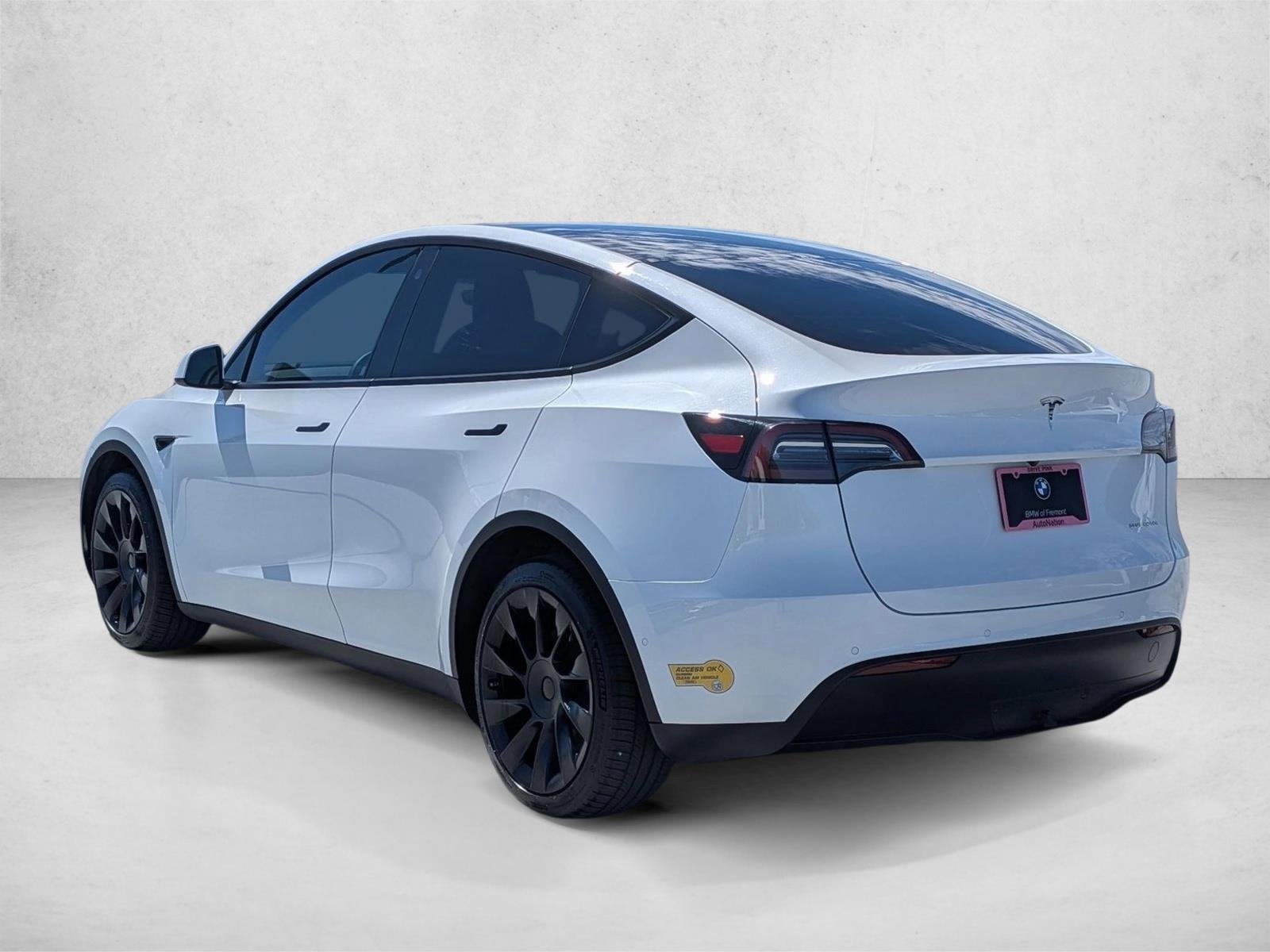 2022 Tesla Model Y Long Range photo 3