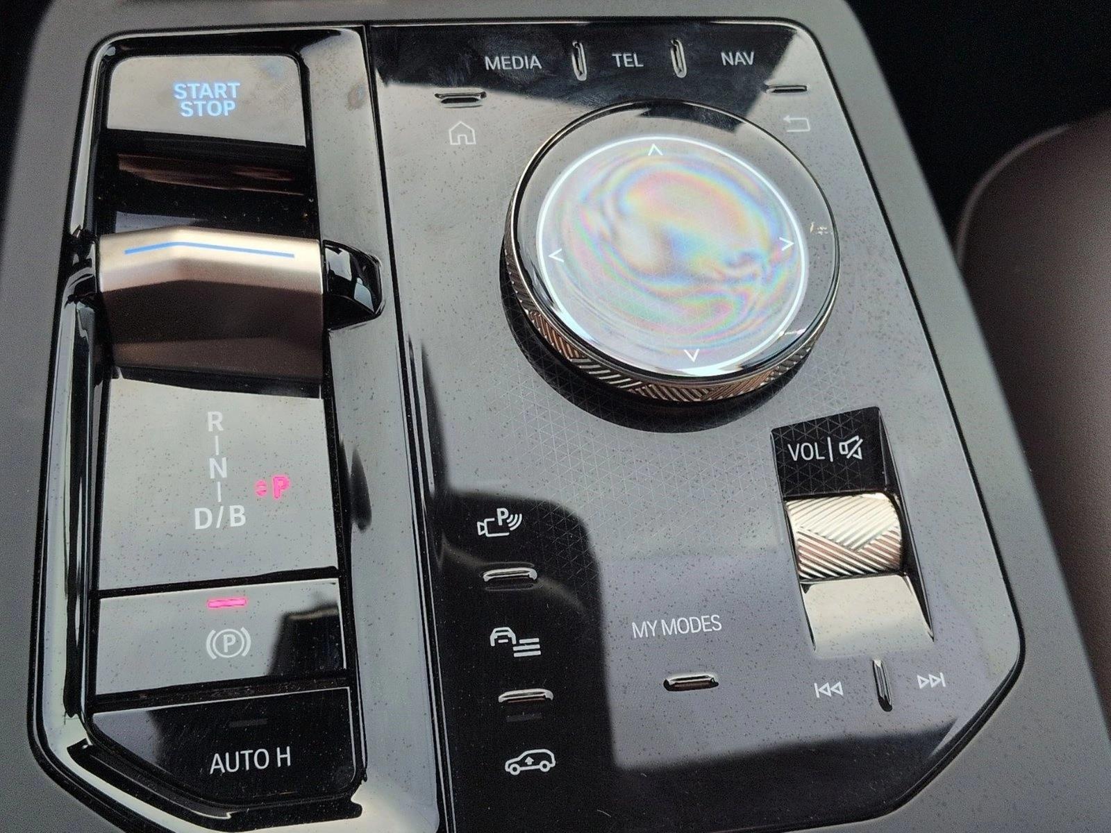 2026 BMW iX 60 - Photo 12