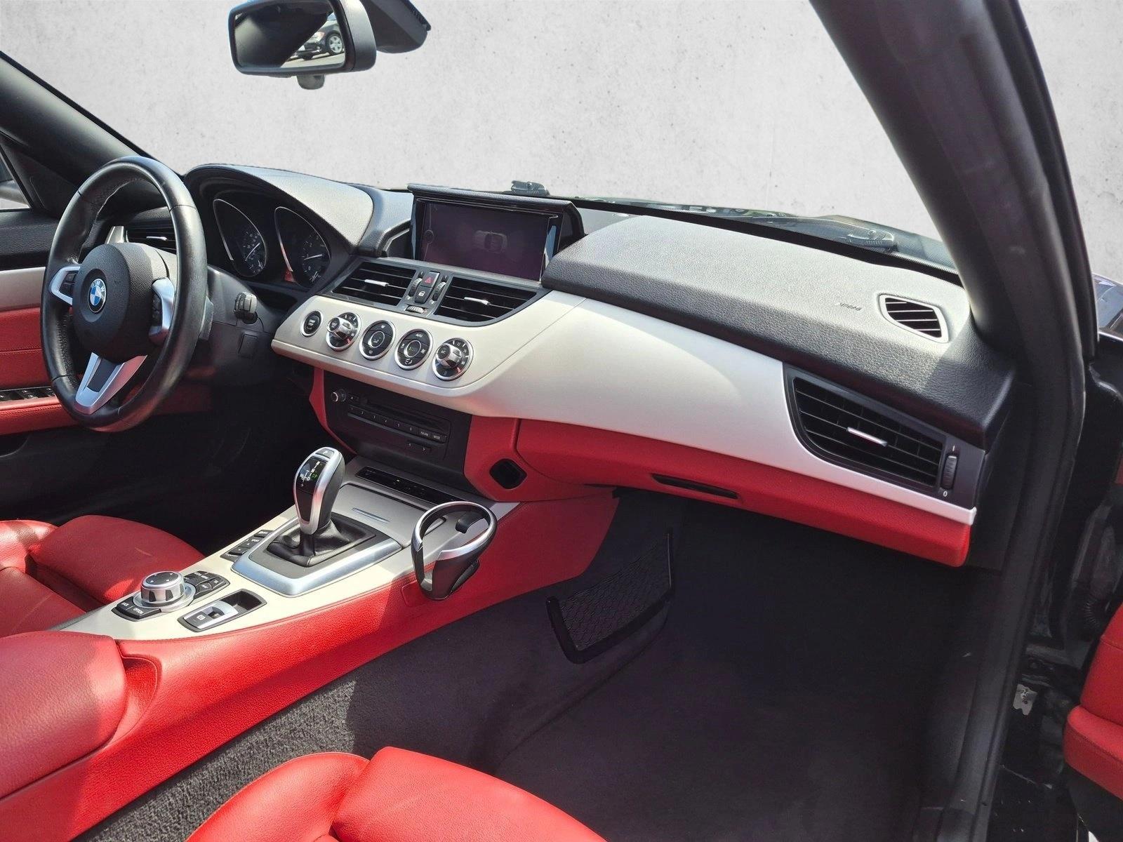 2016 BMW Z4 sDrive28i - Photo 18