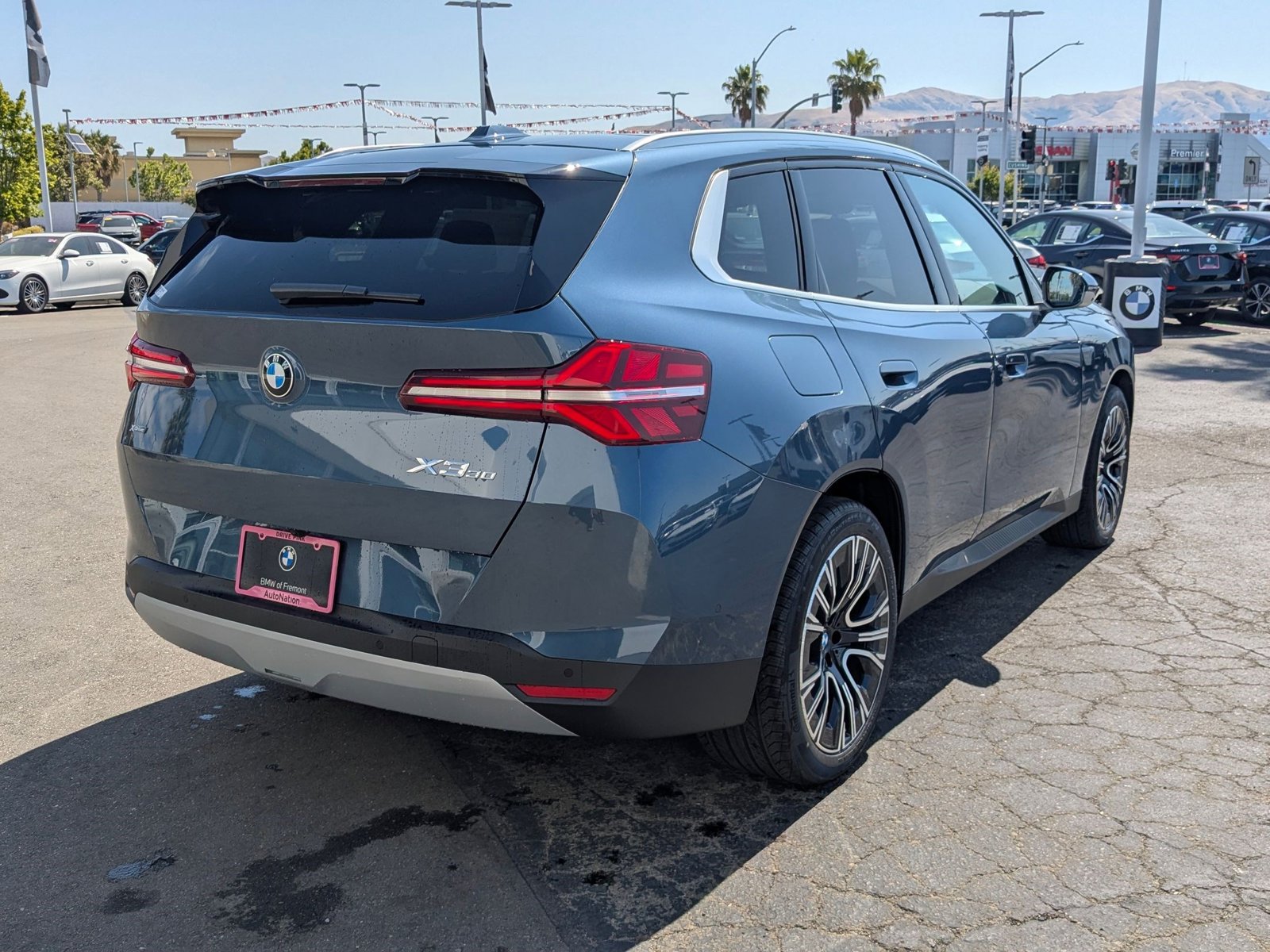 2025 BMW X3 30 xDrive photo 2