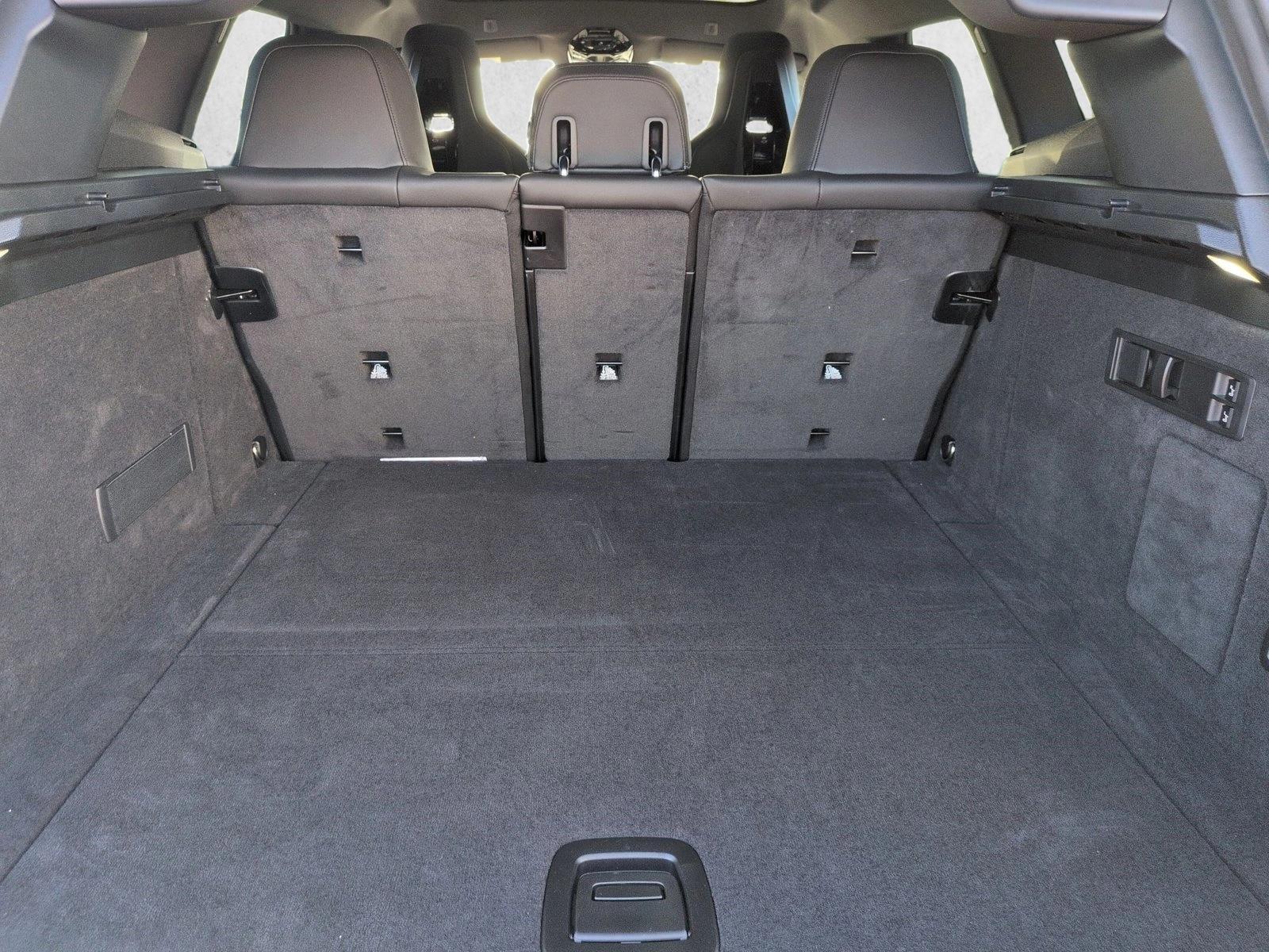 2026 BMW iX xDrive60 photo 5