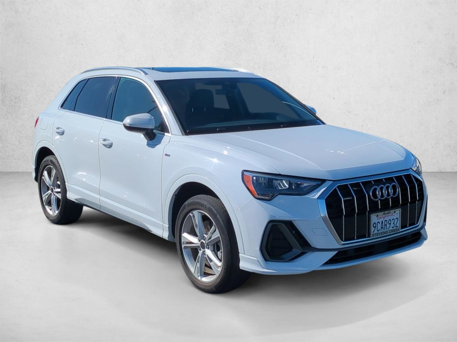 2022 Audi Q3 45 TFSI S line Premium photo 3