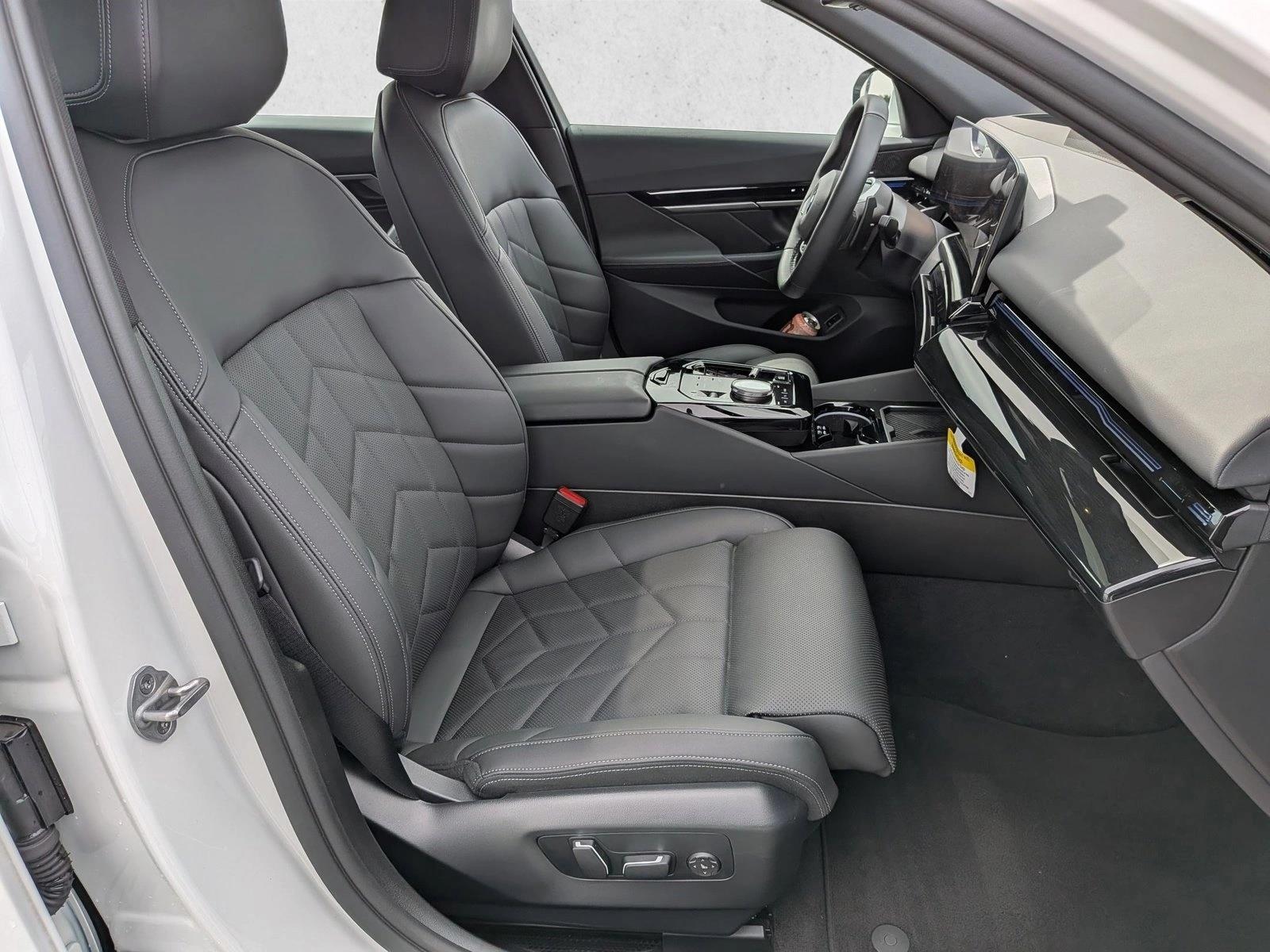 2026 BMW 5 Series 530i - Photo 22