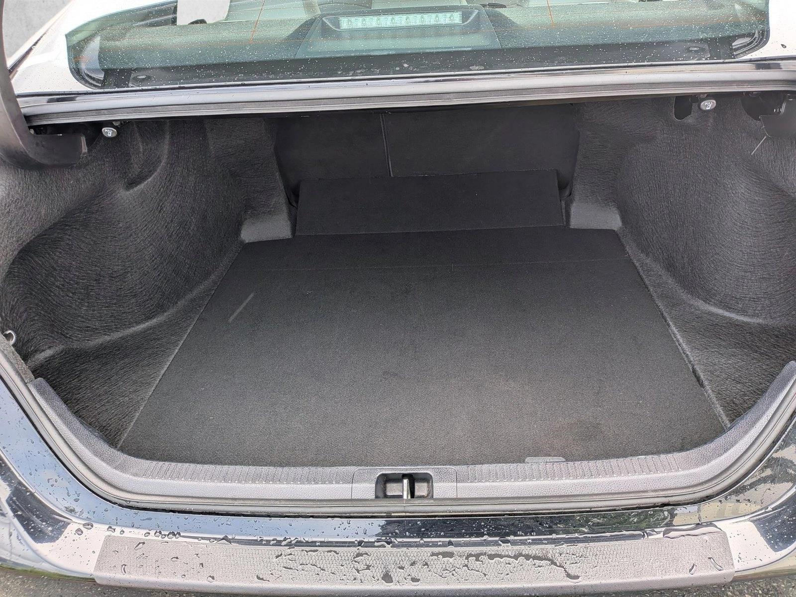 2023 Toyota Camry SE - Photo 6