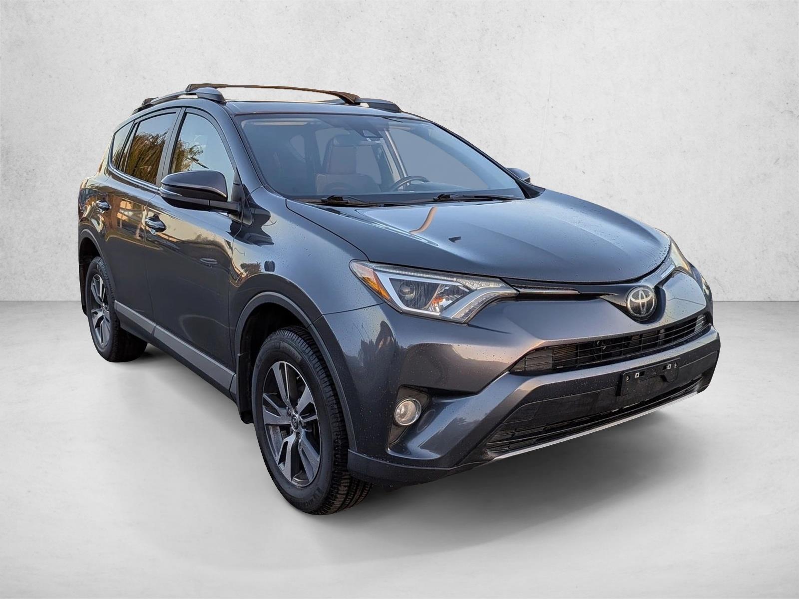 2018 Toyota RAV4 XLE photo 2