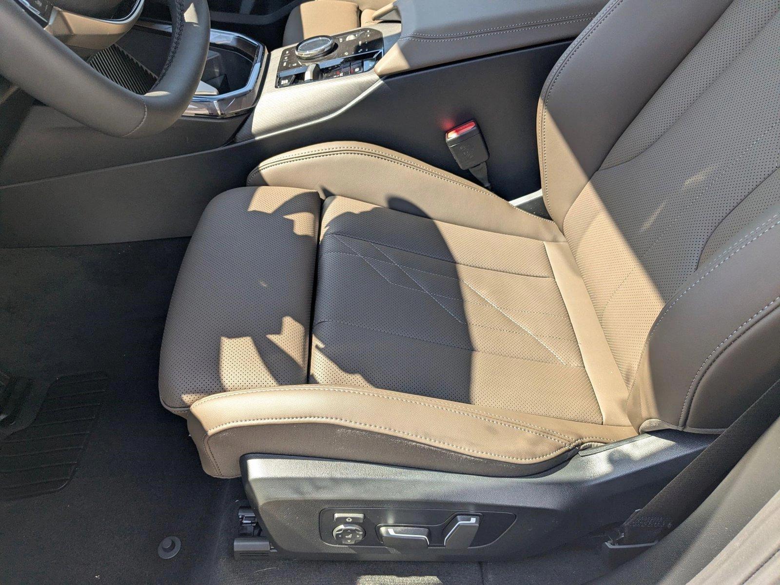 2025 BMW X3 30 xDrive photo 4