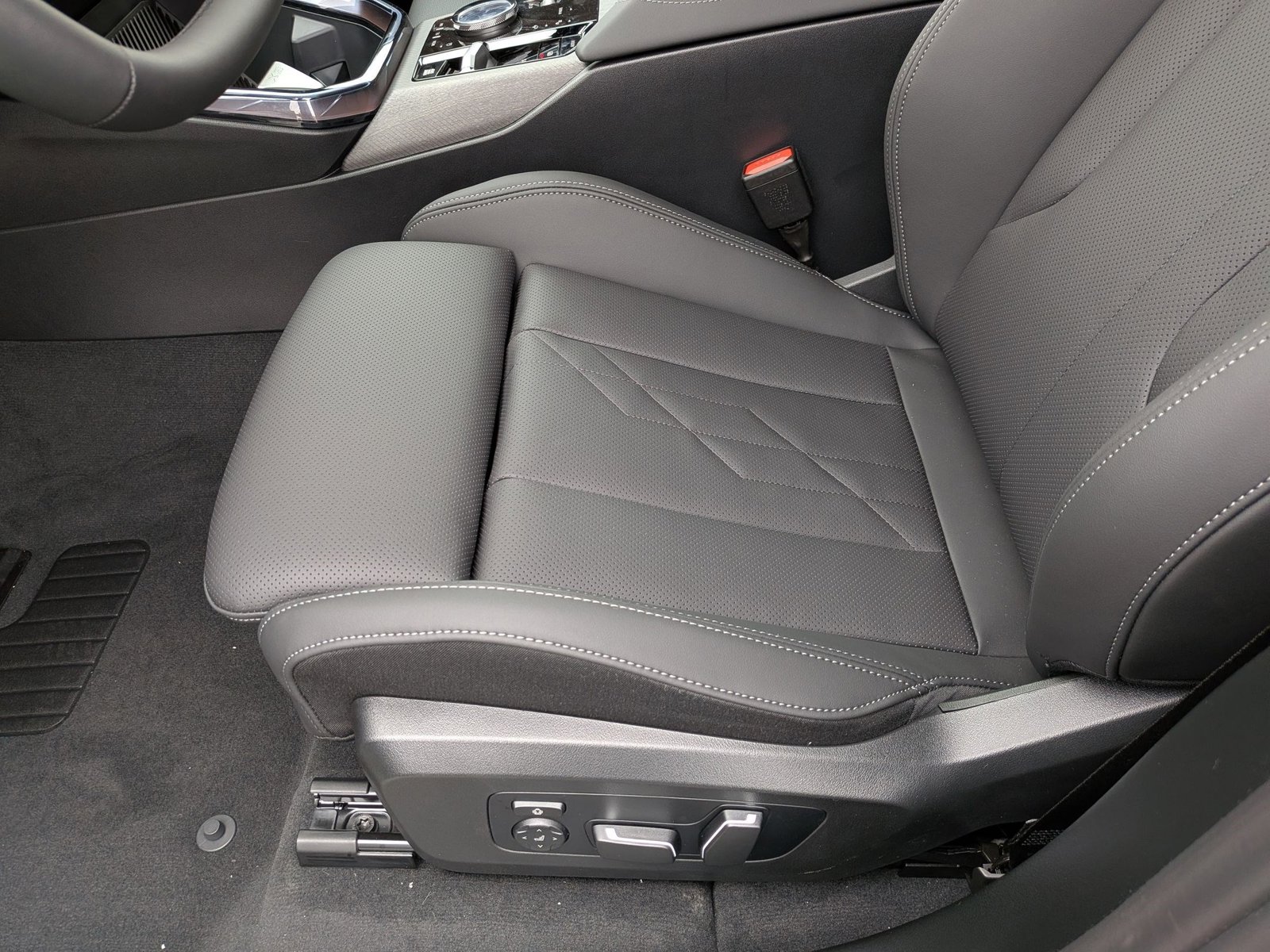 2026 BMW X3 30 xDrive photo 4