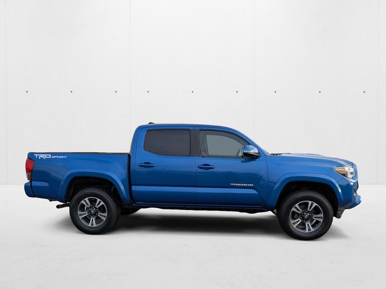 2016 Toyota Tacoma SR5 V6 photo 4
