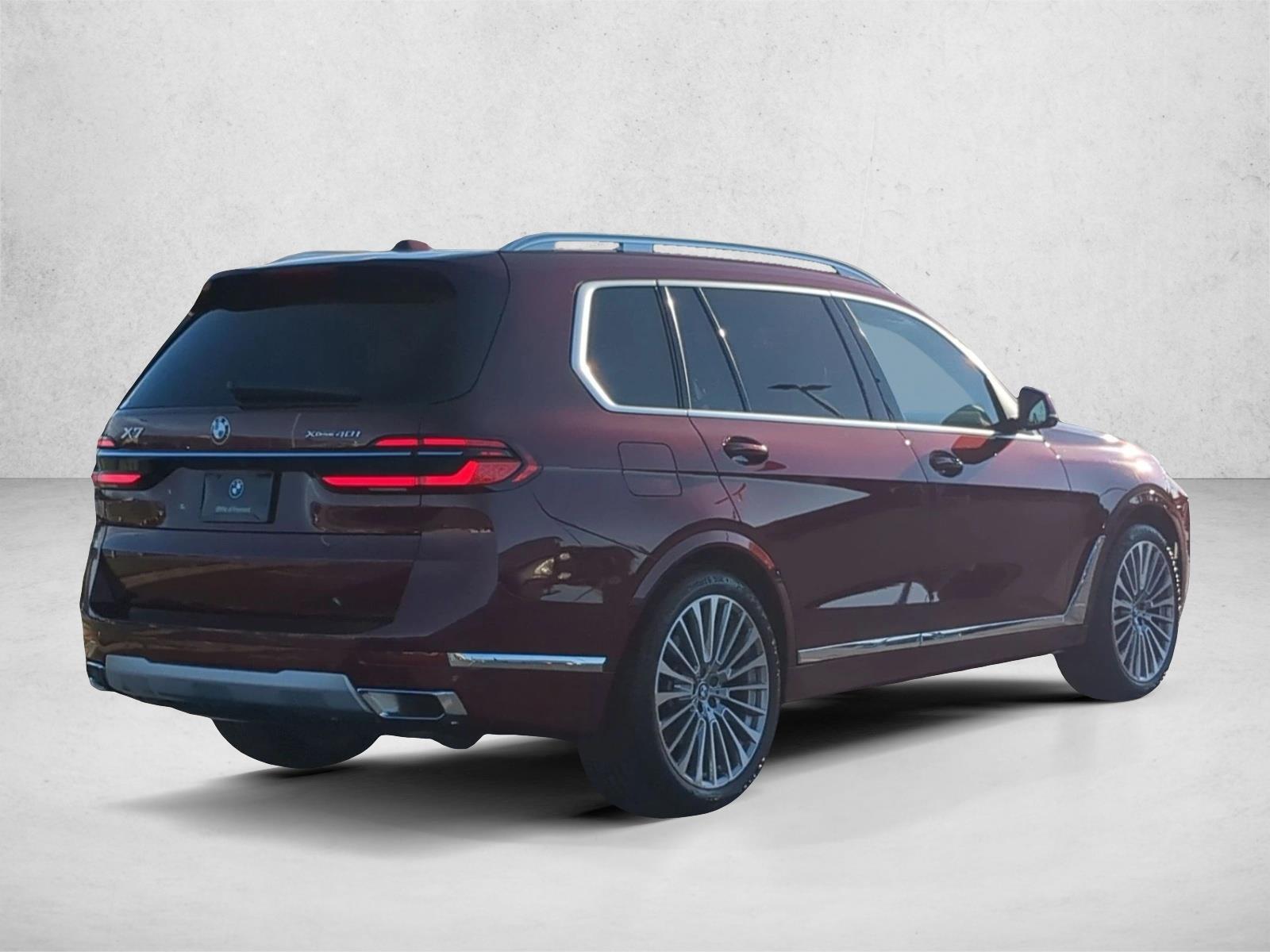 2025 BMW X7 xDrive40i photo 4