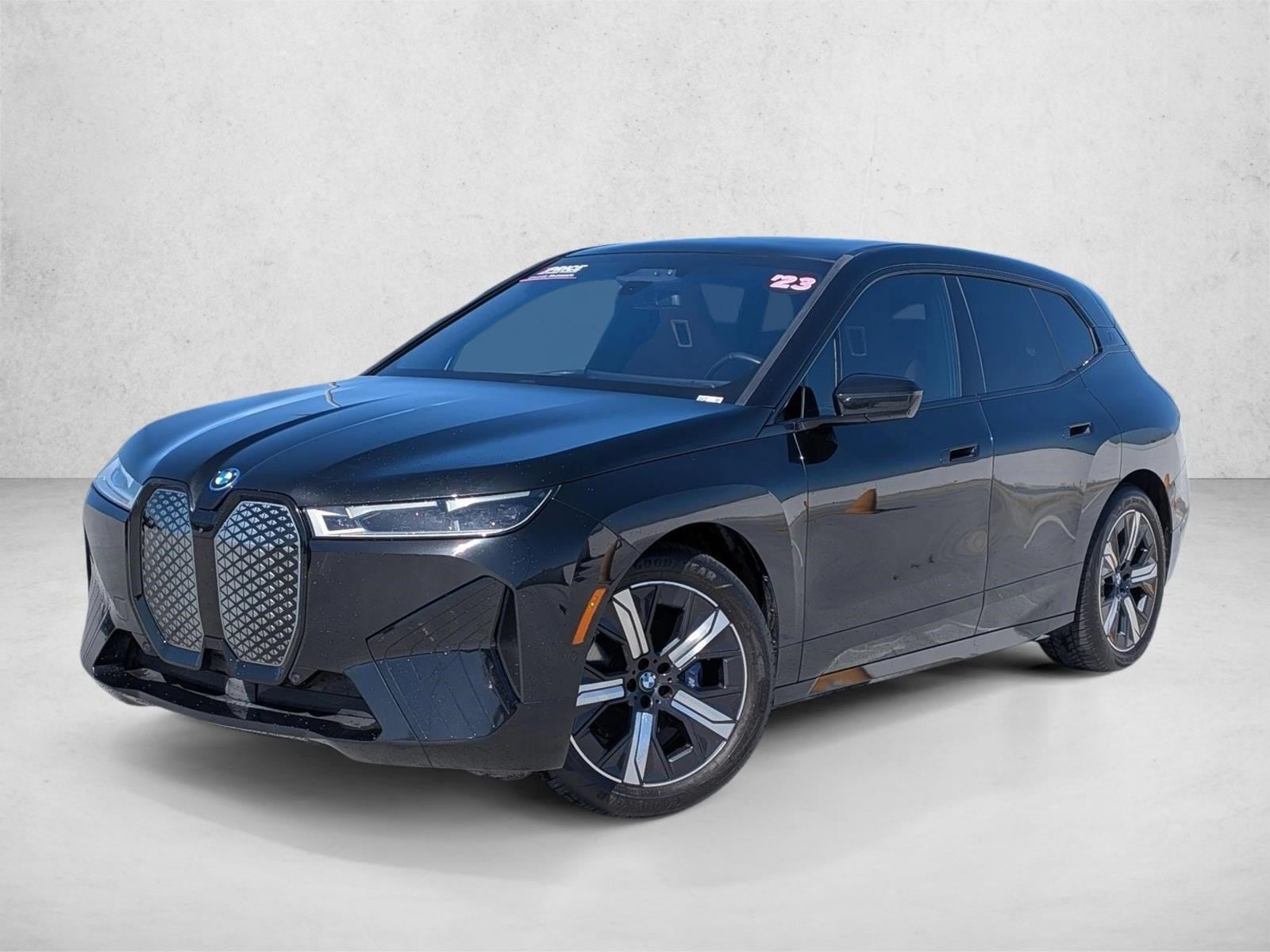 2023 BMW iX M60's photo