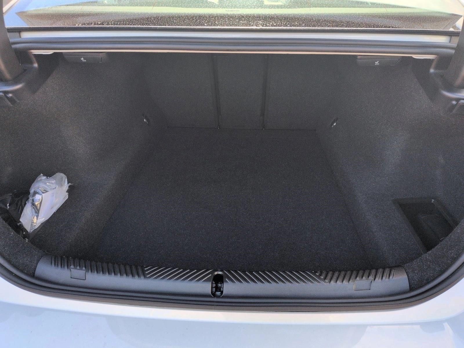 2026 BMW 530i i (A8) photo 5