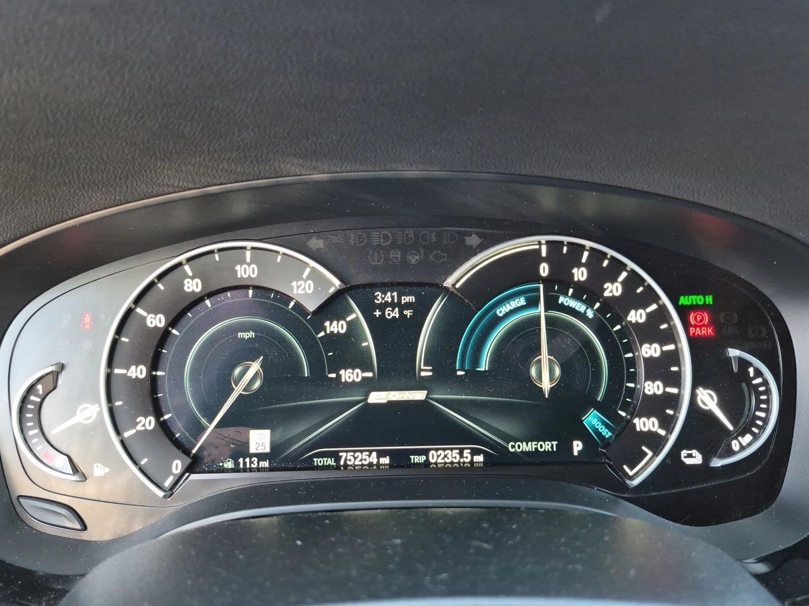 2019 BMW 5 Series 530e - Photo 9