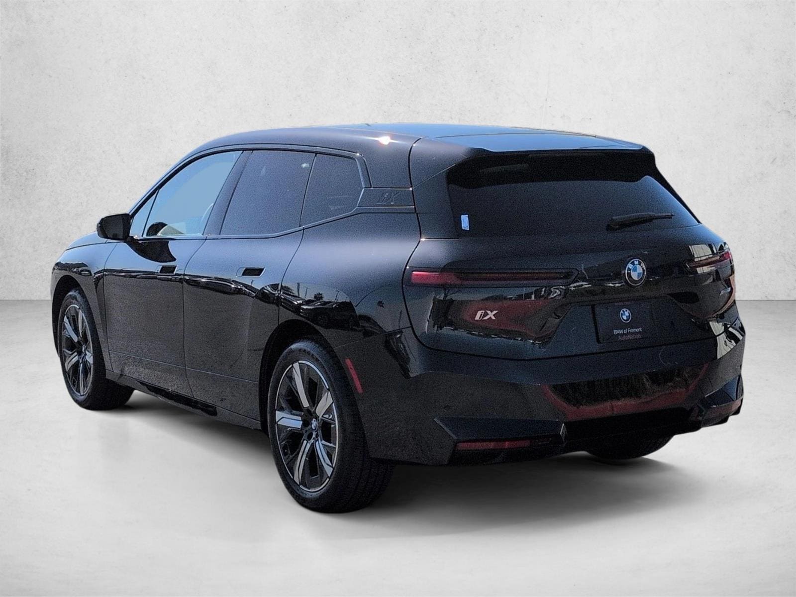 2026 BMW iX xDrive60 photo 3