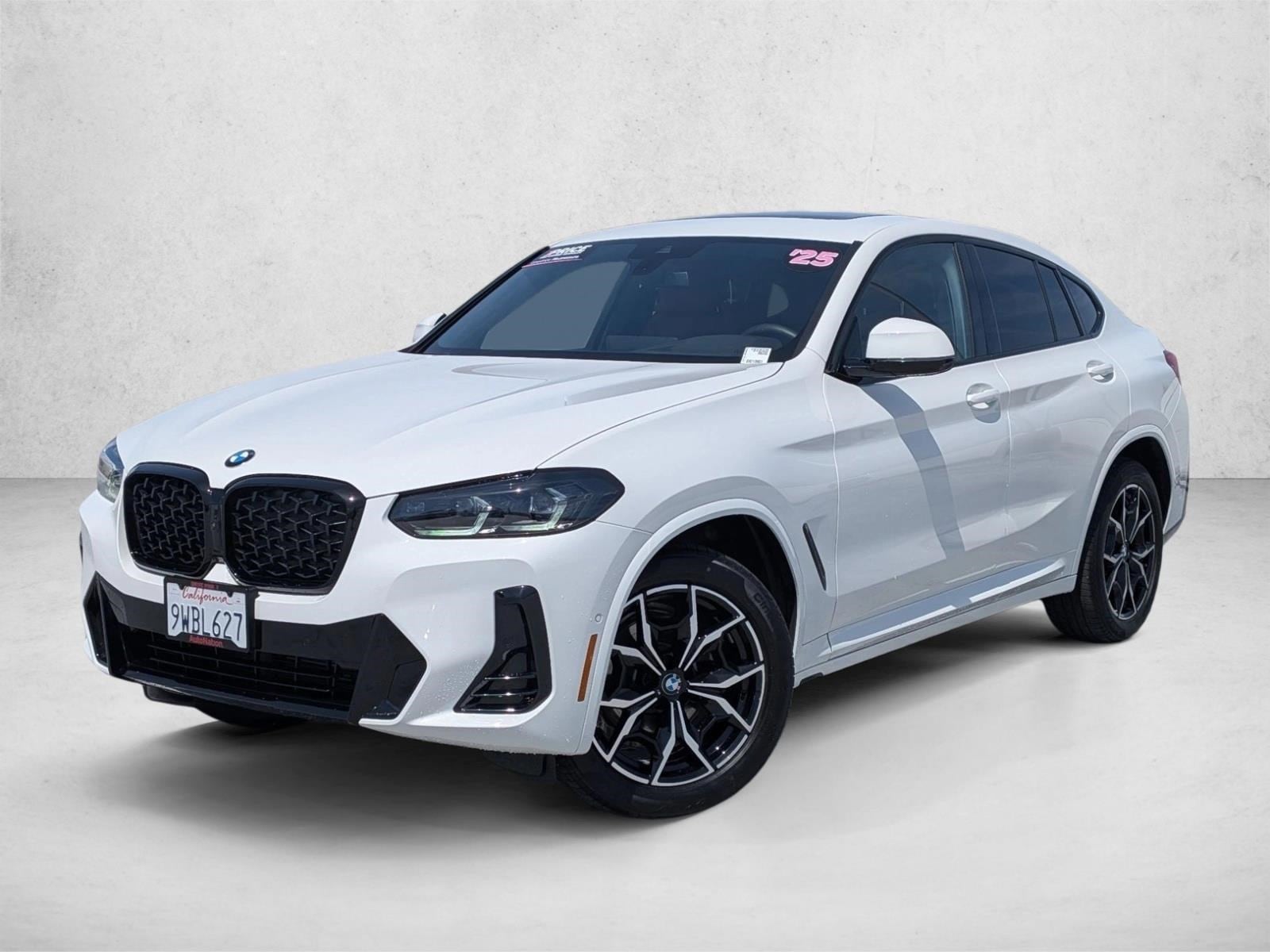 2025 BMW X4 xDrive30i's photo
