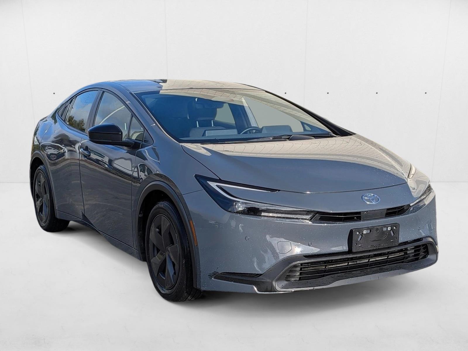 2024 Toyota Prius LE photo 3