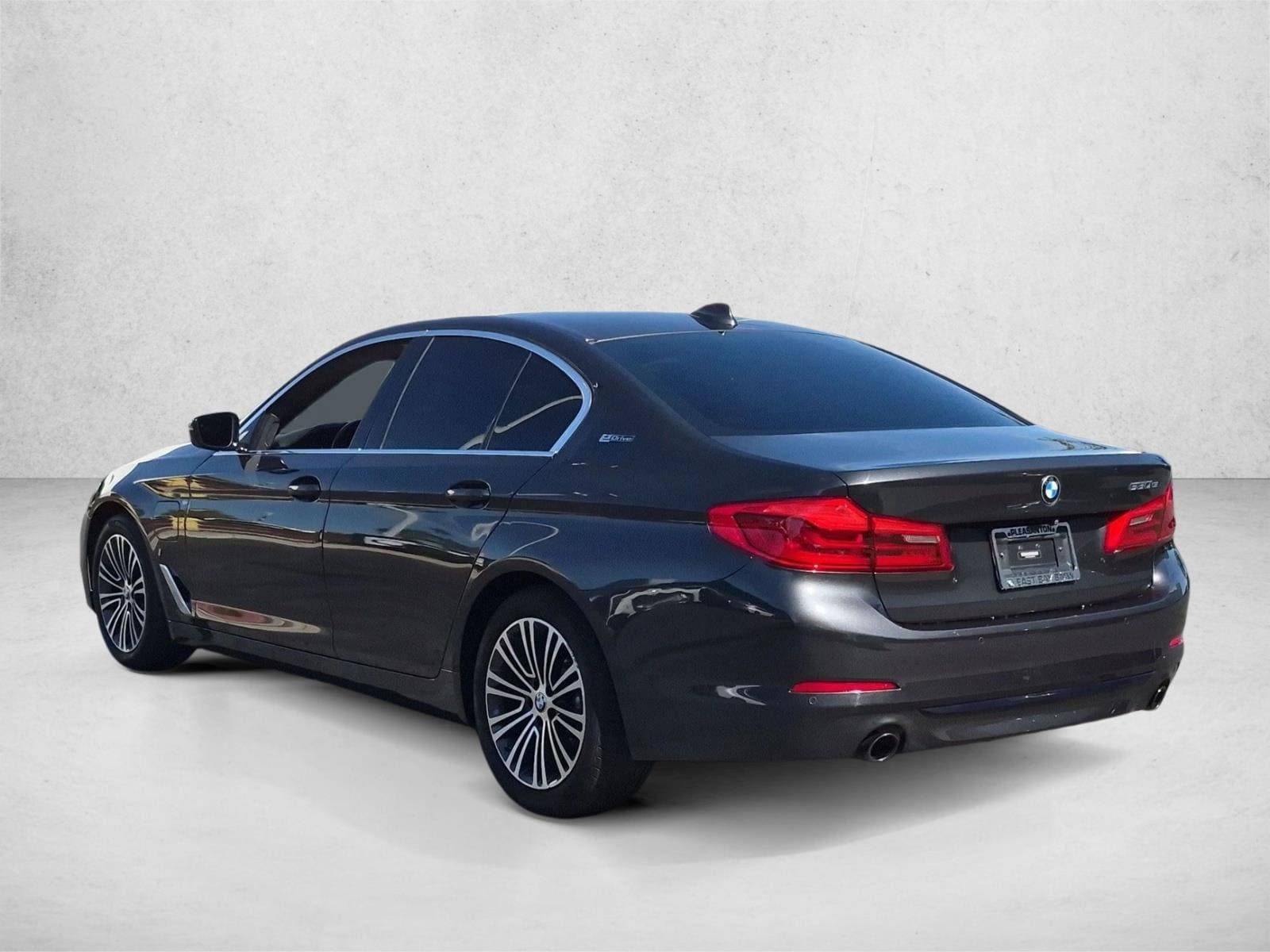 2019 BMW 5 Series 530e - Photo 7