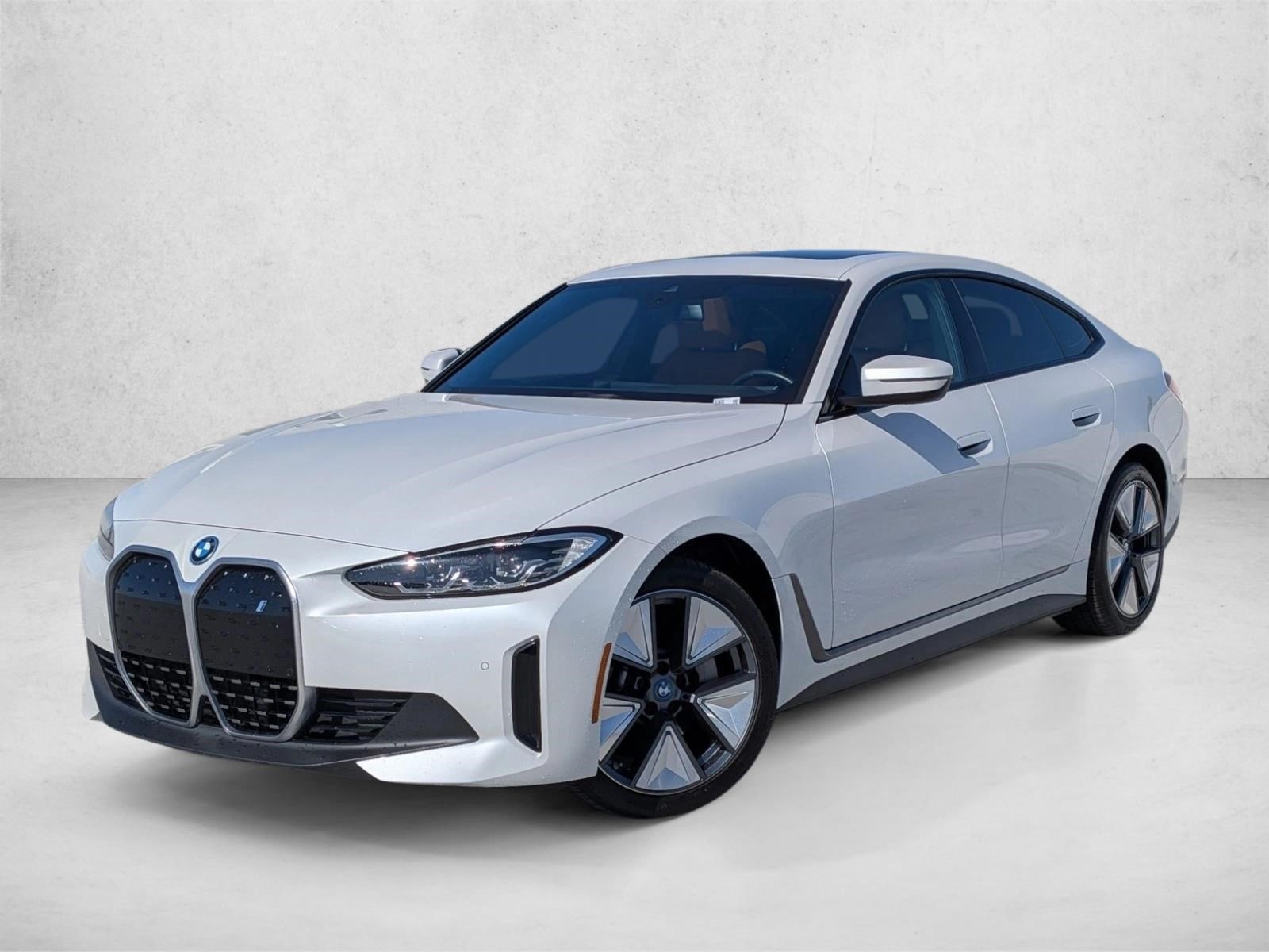 2023 BMW i4 eDrive35's photo