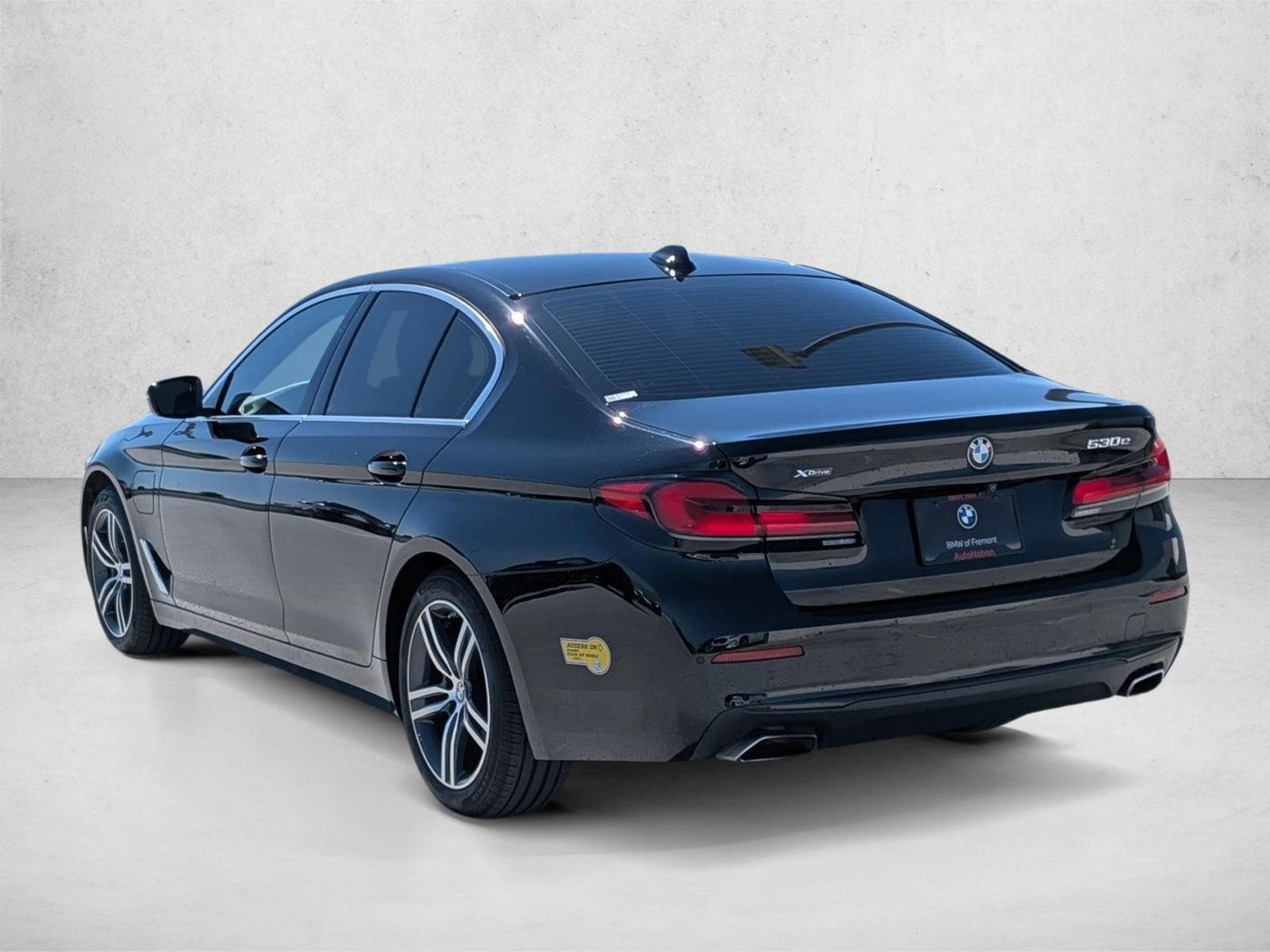 2021 BMW 530e xDrive photo 3