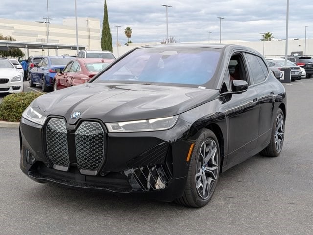 2025 BMW iX M60's photo