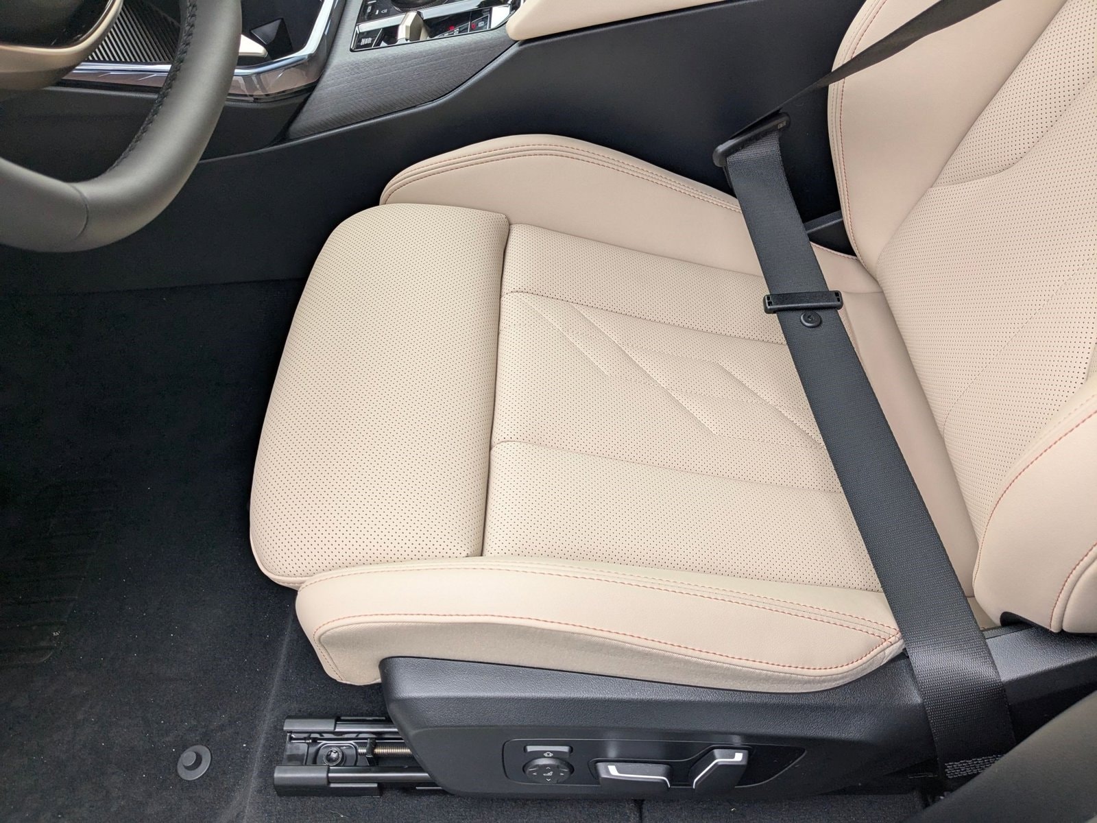 2025 BMW X3 30 xDrive photo 4