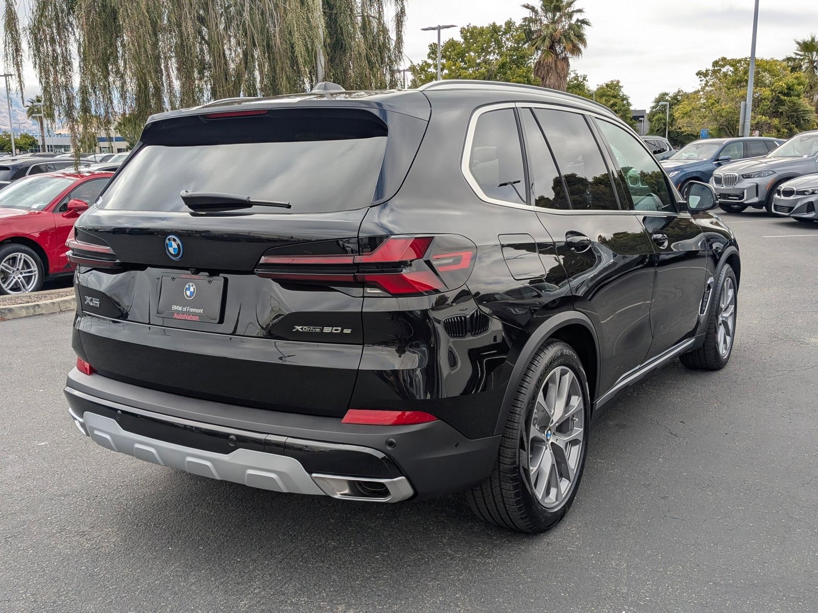 2026 BMW X5 PHEV xDrive50e photo 2