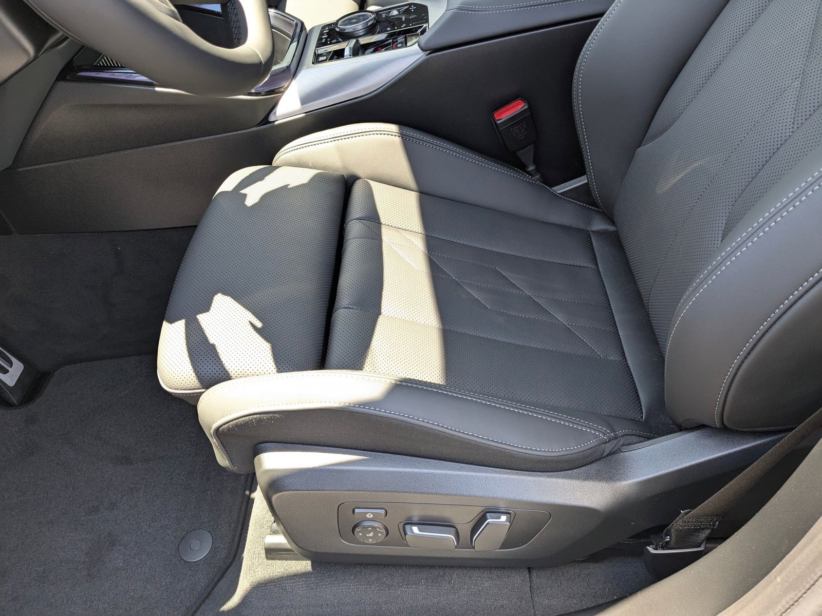 2025 BMW X3 30 xDrive photo 4