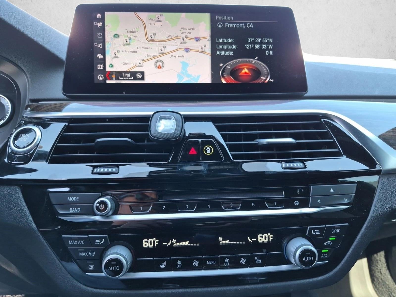 2019 BMW 5 Series 530e - Photo 12