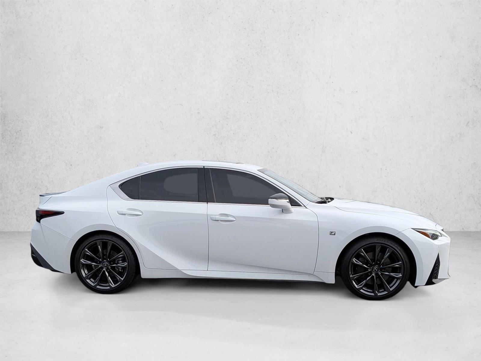 2023 Lexus IS 350 F SPORT photo 4
