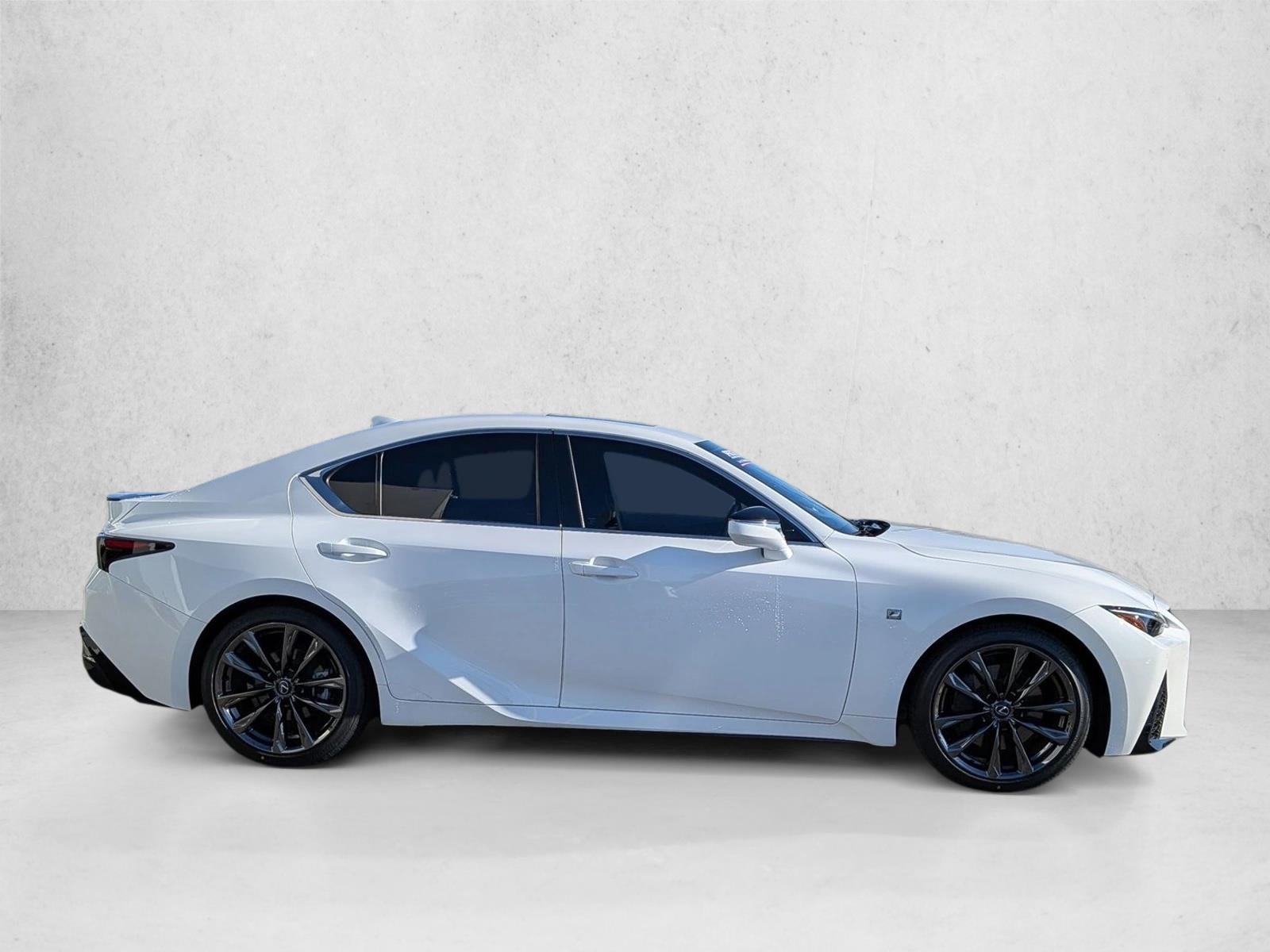 2023 Lexus IS 350 F SPORT photo 4