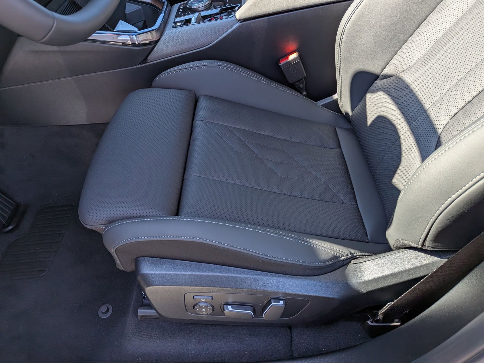 2026 BMW X3 30 xDrive photo 4