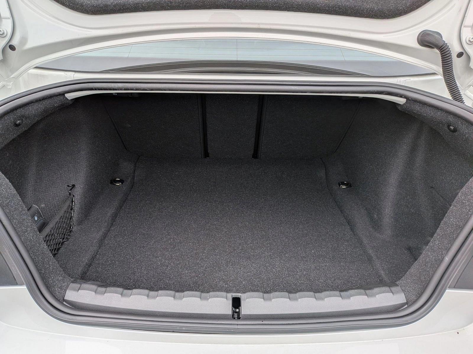 2025 BMW 230i photo 5