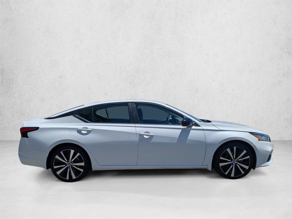 Used 2022 Nissan Altima 2.5 SR Sedan