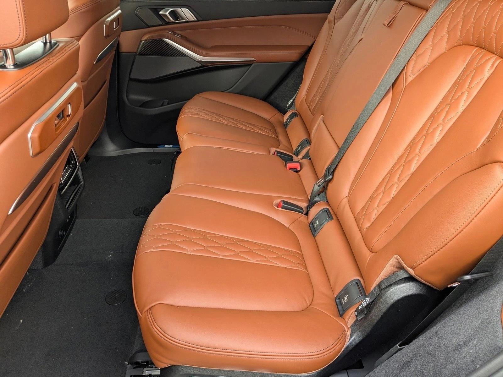 2025 BMW X7 M60i - Photo 15