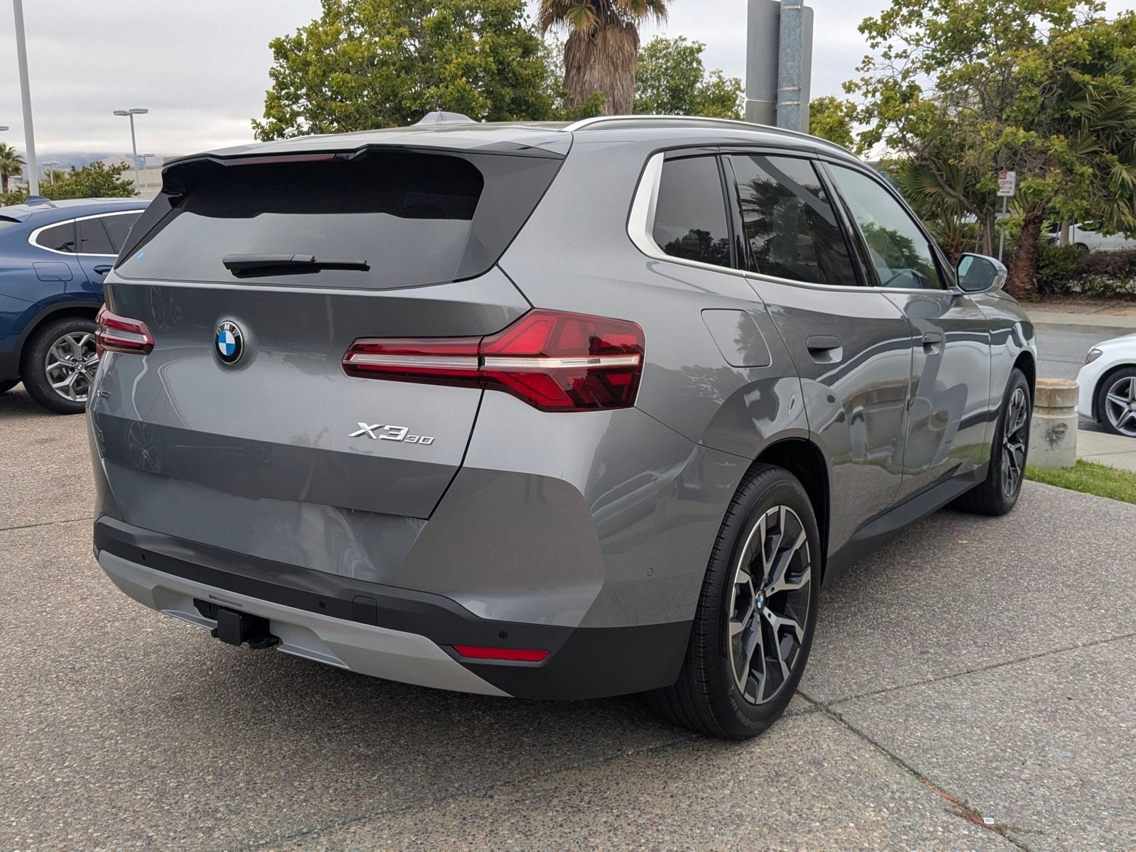 2025 BMW X3 30 xDrive photo 2