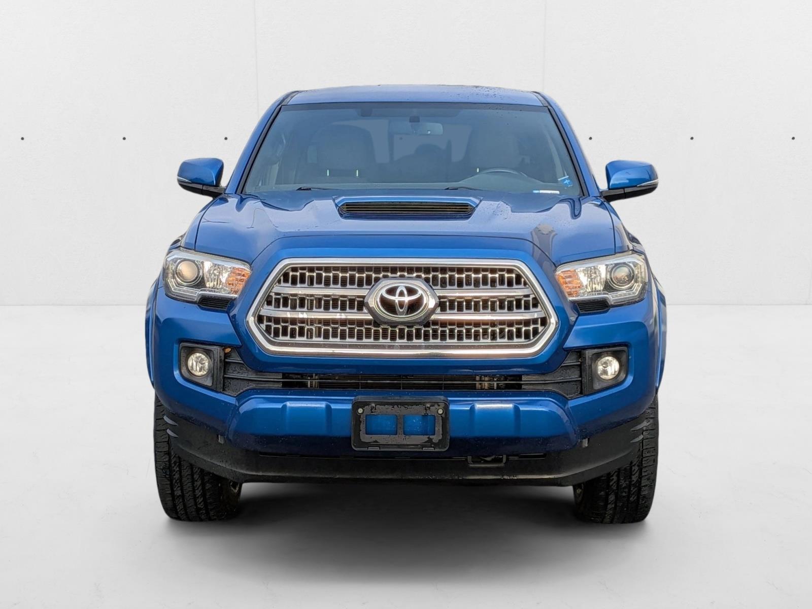 2016 Toyota Tacoma SR5 V6 photo 2