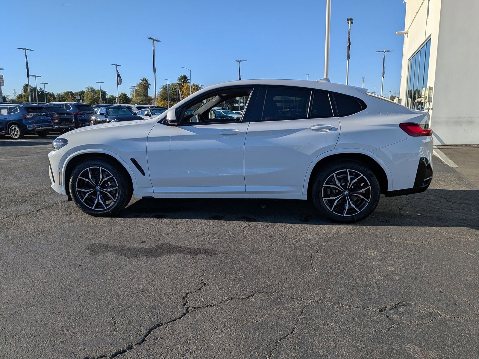 2025 BMW X4 xDrive30i photo 5