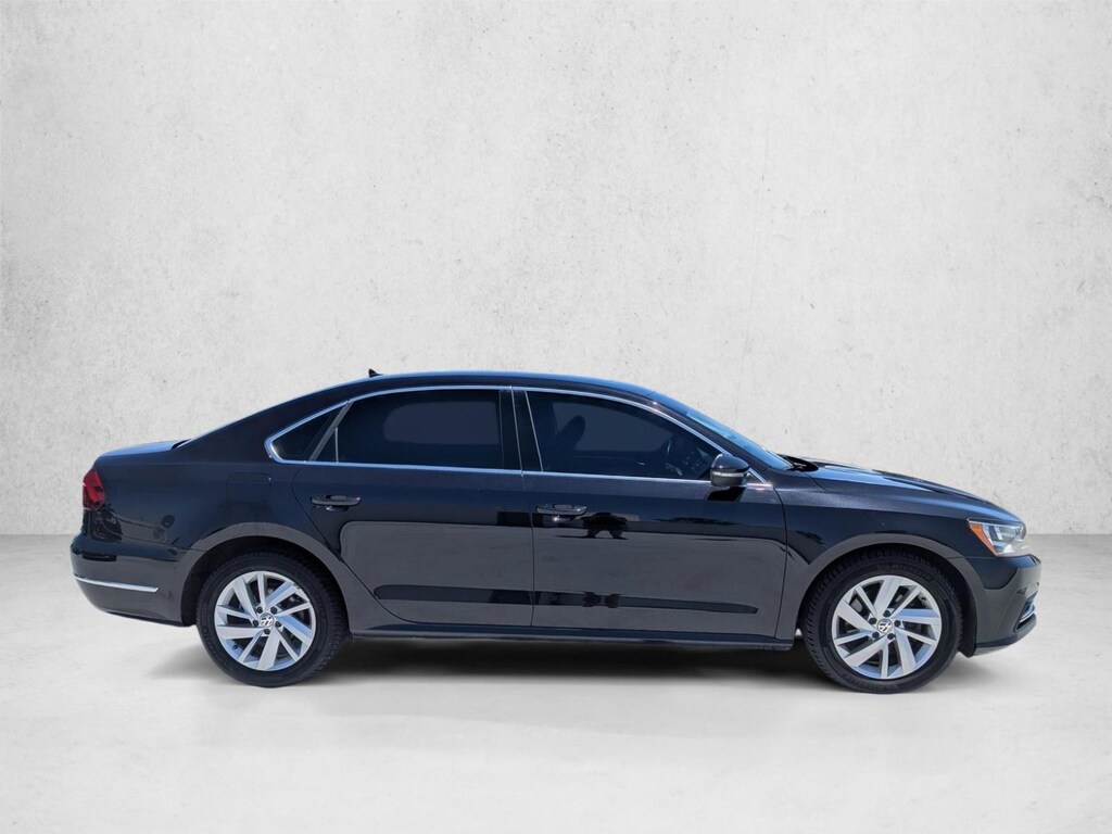 Used 2018 Volkswagen Passat 2.0T SE Sedan