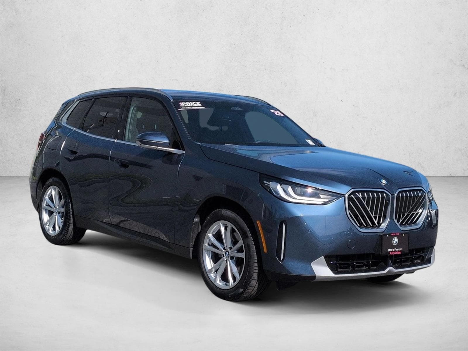 2025 BMW X3 30 xDrive photo 2