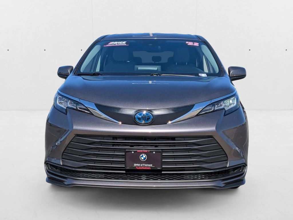 Used 2022 Toyota Sienna LE 8 Passenger Van Passenger Van