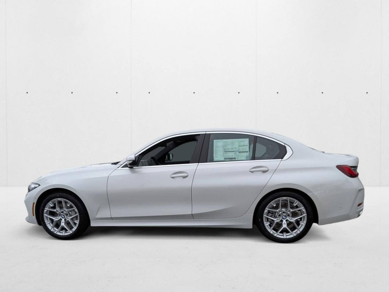 2025 BMW 330i photo 5