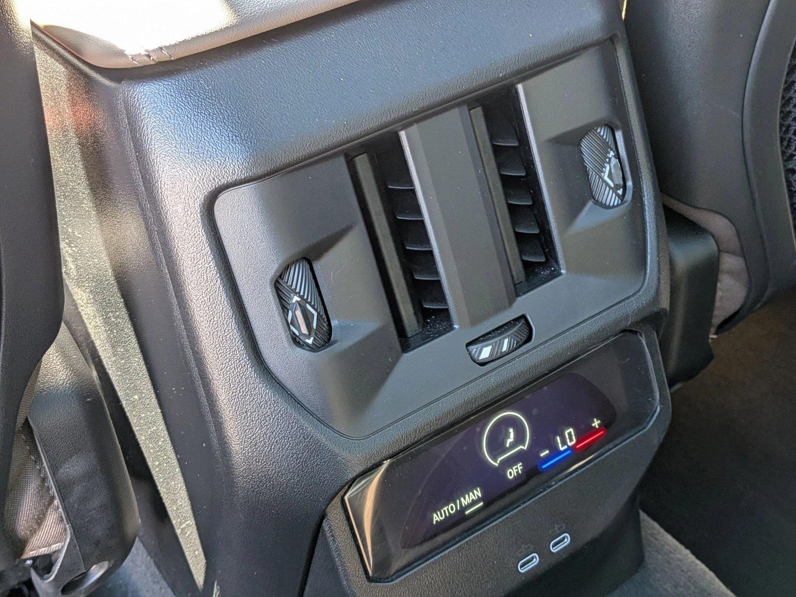 2025 BMW X3 30 - Photo 16