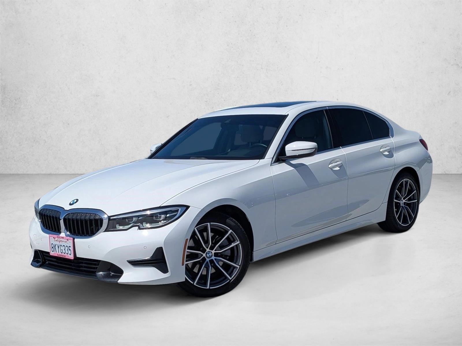 2019 BMW 3 Series 330i Sedan's photo