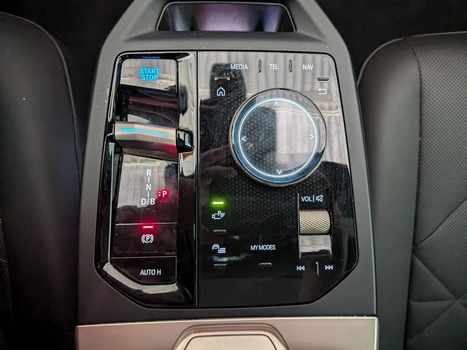 2024 BMW iX Base - Photo 12
